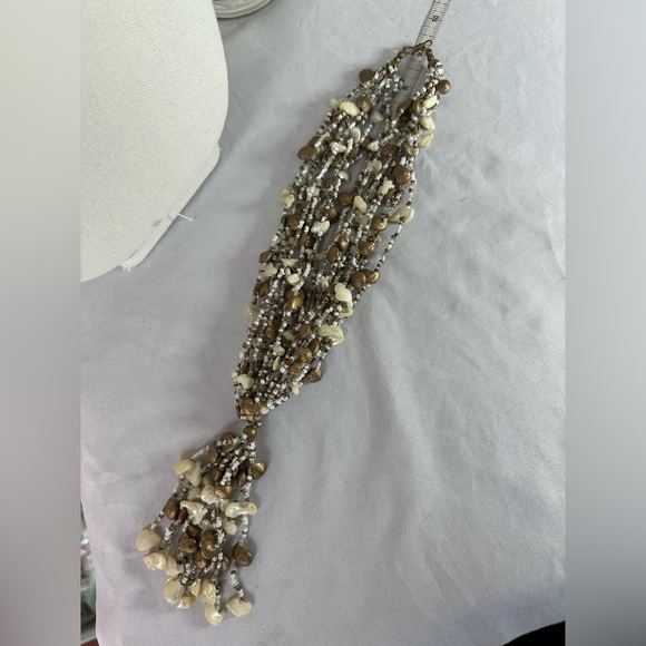 Older multi strand neutral tone beach vibe necklace - Picture 2 of 7